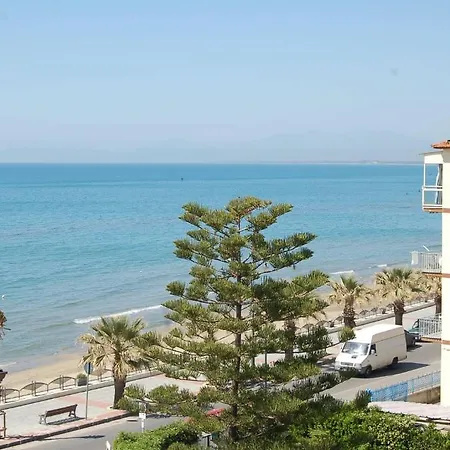 Casa Carolina 4* אגרופולי
