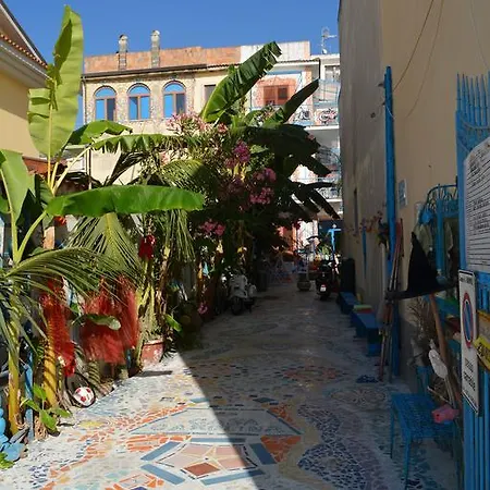 Apartahotel Casa Carolina 4*
